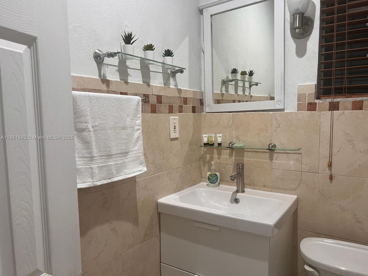 1721 SW 24th Ter, Miami, FL 33145 Photo