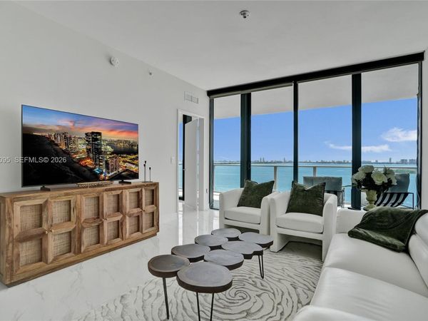 700 NE 24th St, Unit 806, Miami, FL 33137