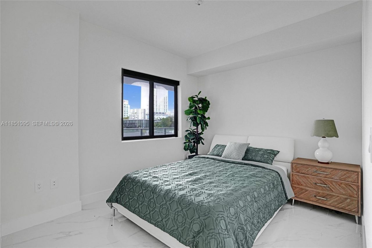 700 NE 24th St, Unit 806, Miami, FL 33137 Photo