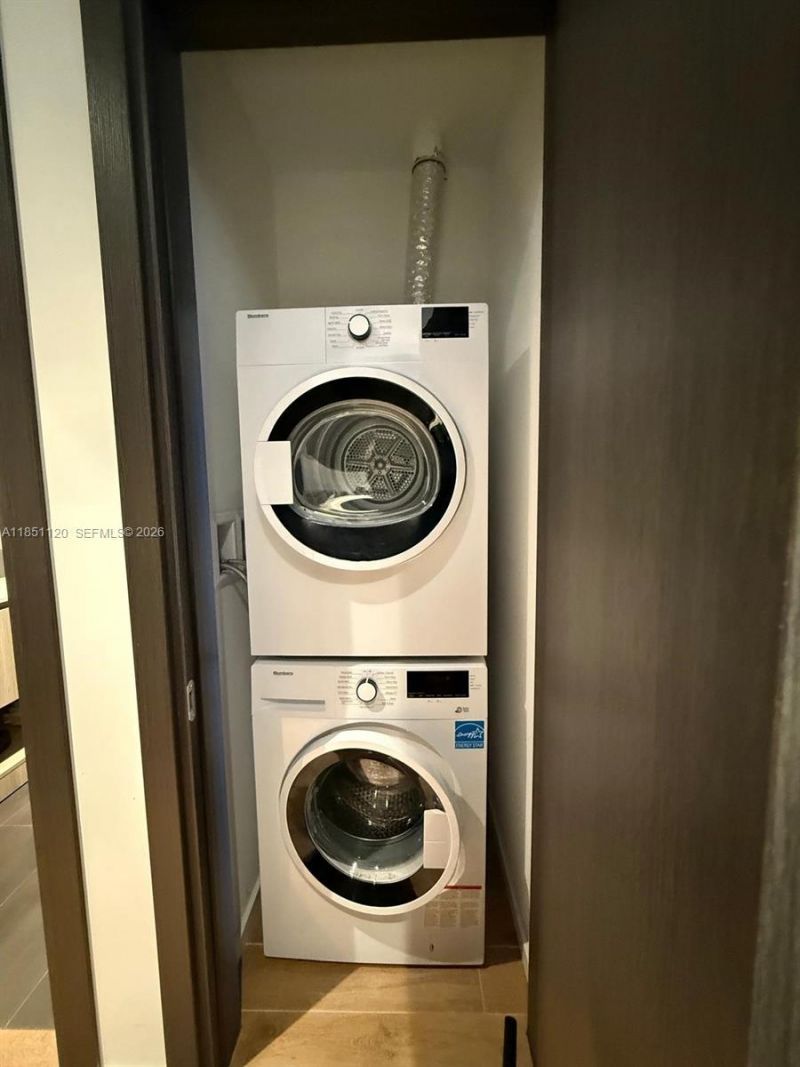 398 NE 5th St, Unit 1812, Miami, FL 33132 Photo