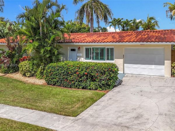 4911 NE 24th Ave, Lighthouse Point, FL 33064