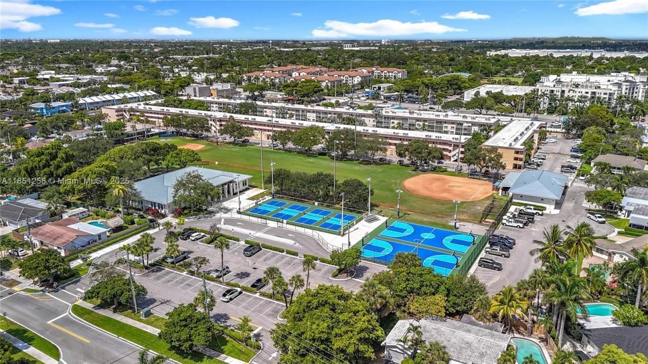 4911 NE 24th Ave, Lighthouse Point, FL 33064 Photo