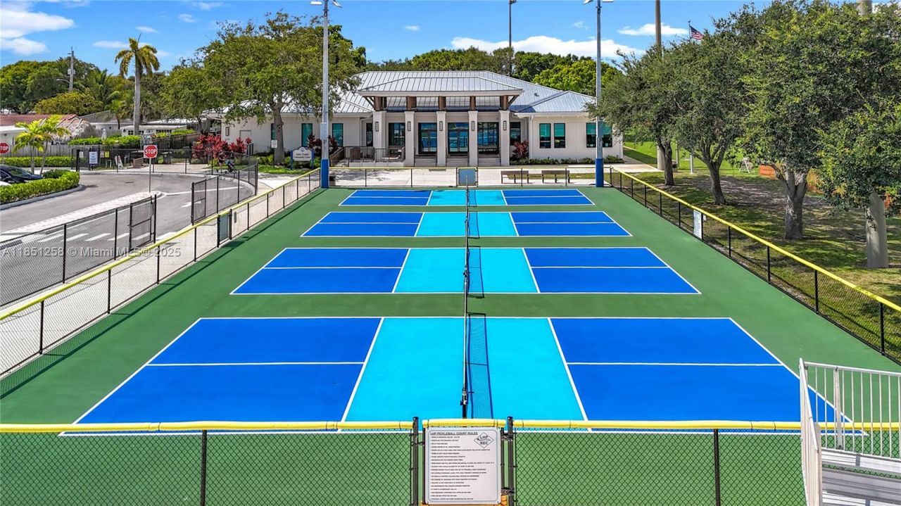 4911 NE 24th Ave, Lighthouse Point, FL 33064 Photo