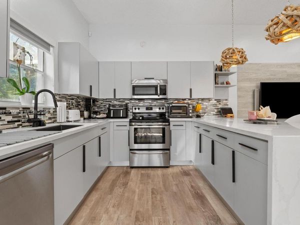 18266 NW 6th St, Pembroke Pines, FL 33029