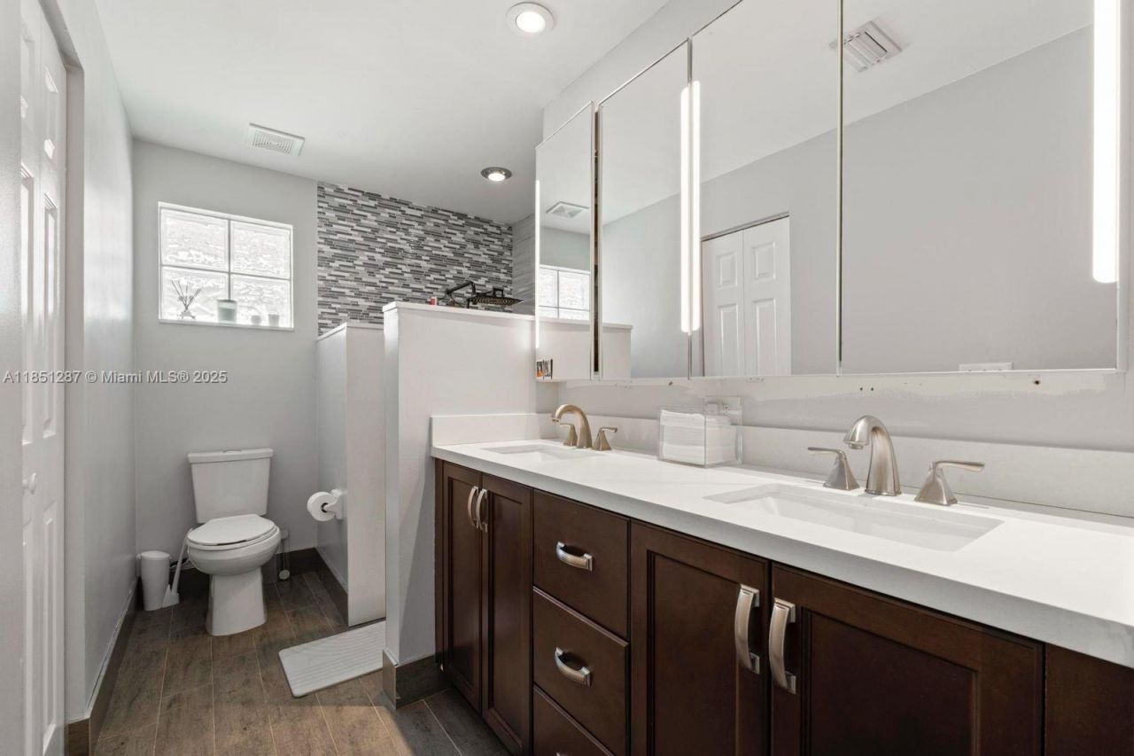 18266 NW 6th St, Pembroke Pines, FL 33029 Photo