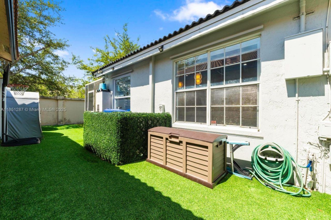 18266 NW 6th St, Pembroke Pines, FL 33029 Photo