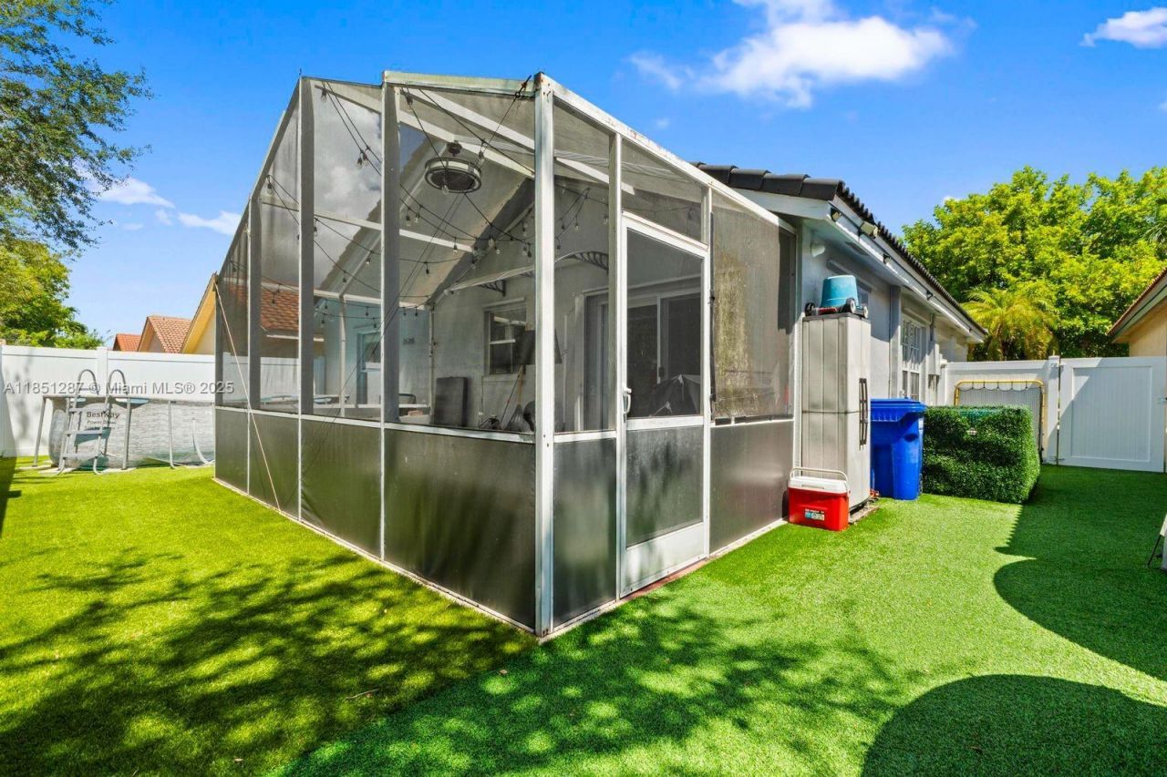 18266 NW 6th St, Pembroke Pines, FL 33029 Photo