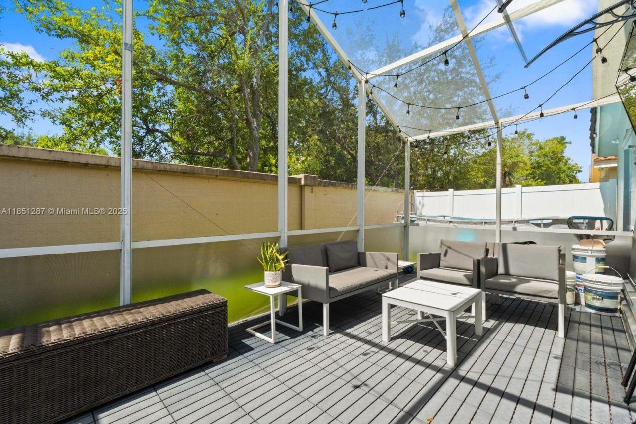 18266 NW 6th St, Pembroke Pines, FL 33029 Photo