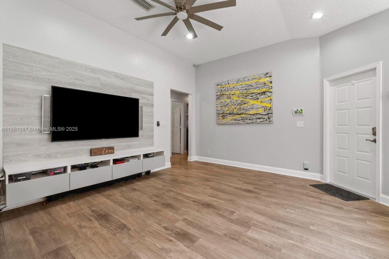 18266 NW 6th St, Pembroke Pines, FL 33029 Photo