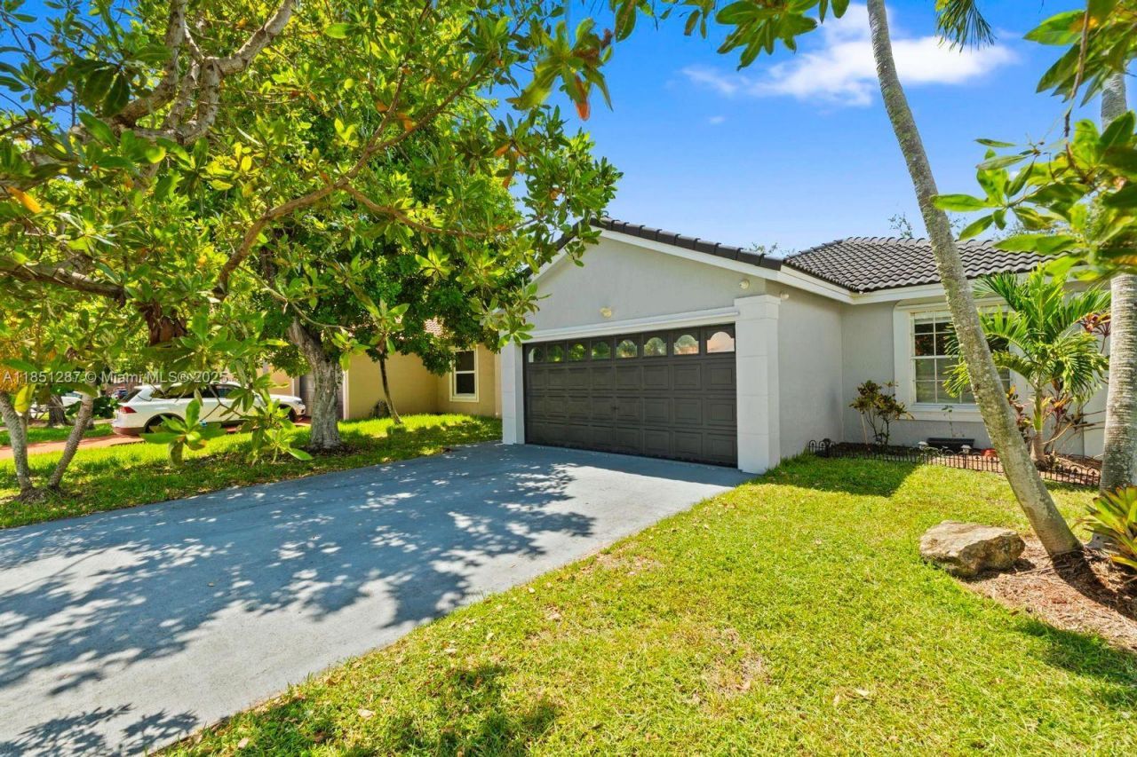 18266 NW 6th St, Pembroke Pines, FL 33029 Photo