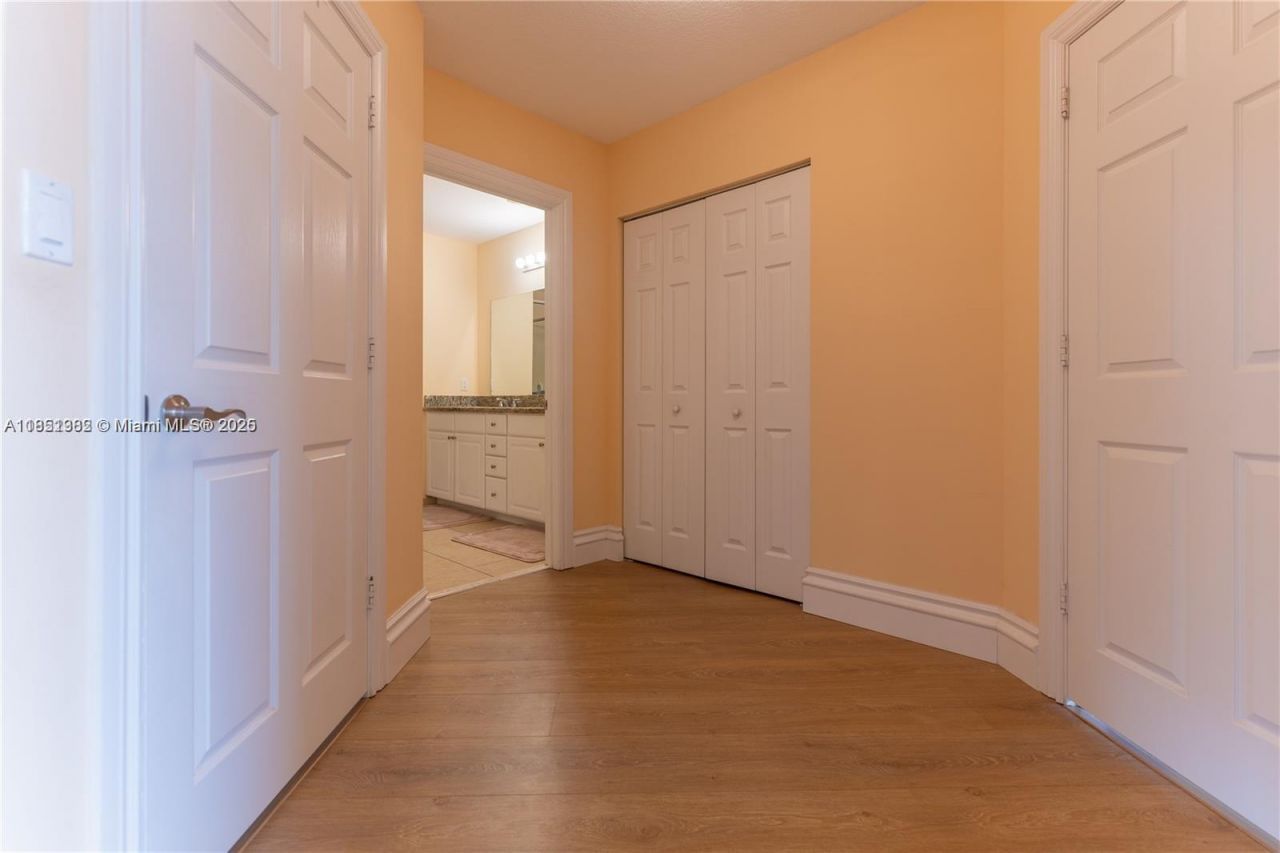 3001 NE 185th St, Unit 710, Aventura, FL 33180 Photo