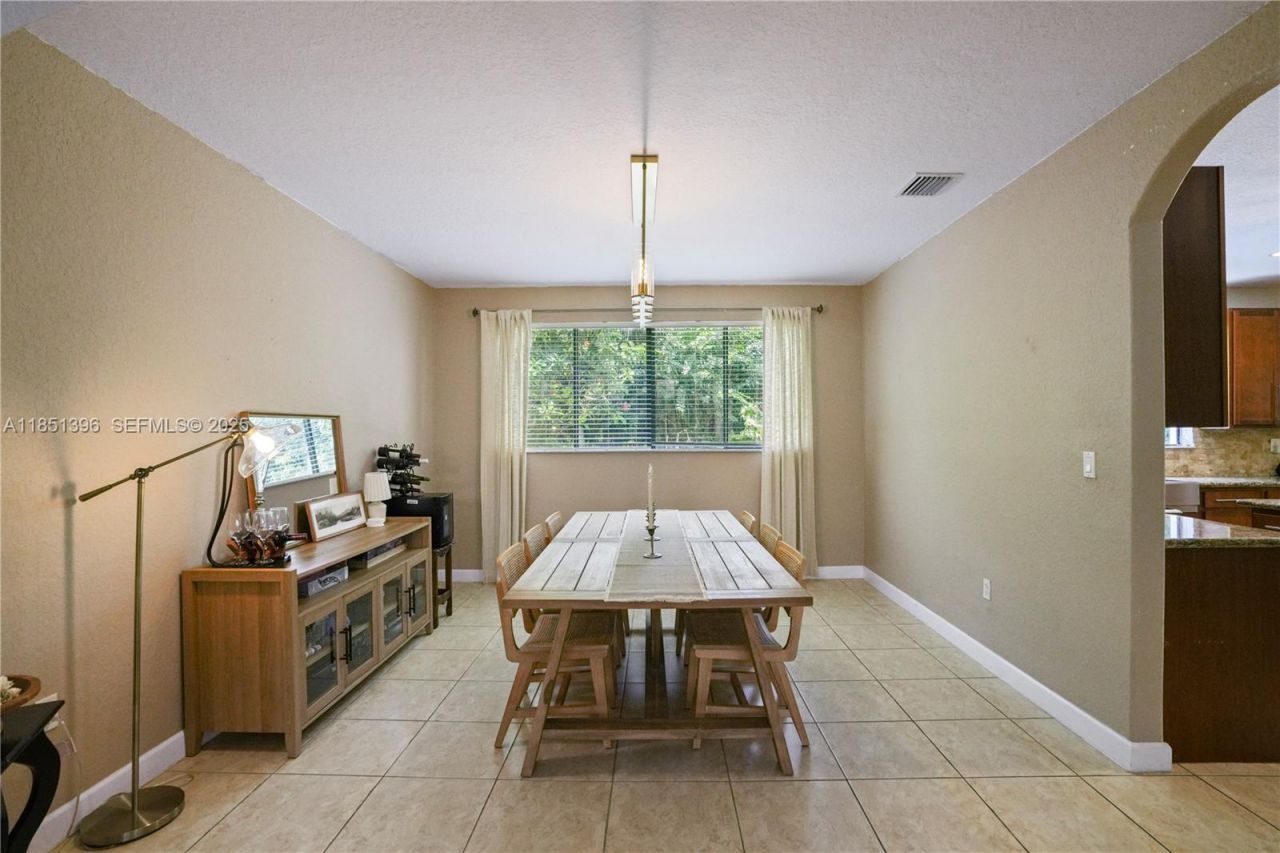 7714 SW 193rd St, Cutler Bay, FL 33157 Photo