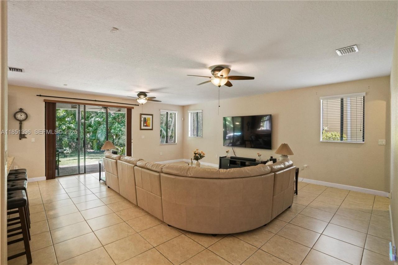 7714 SW 193rd St, Cutler Bay, FL 33157 Photo