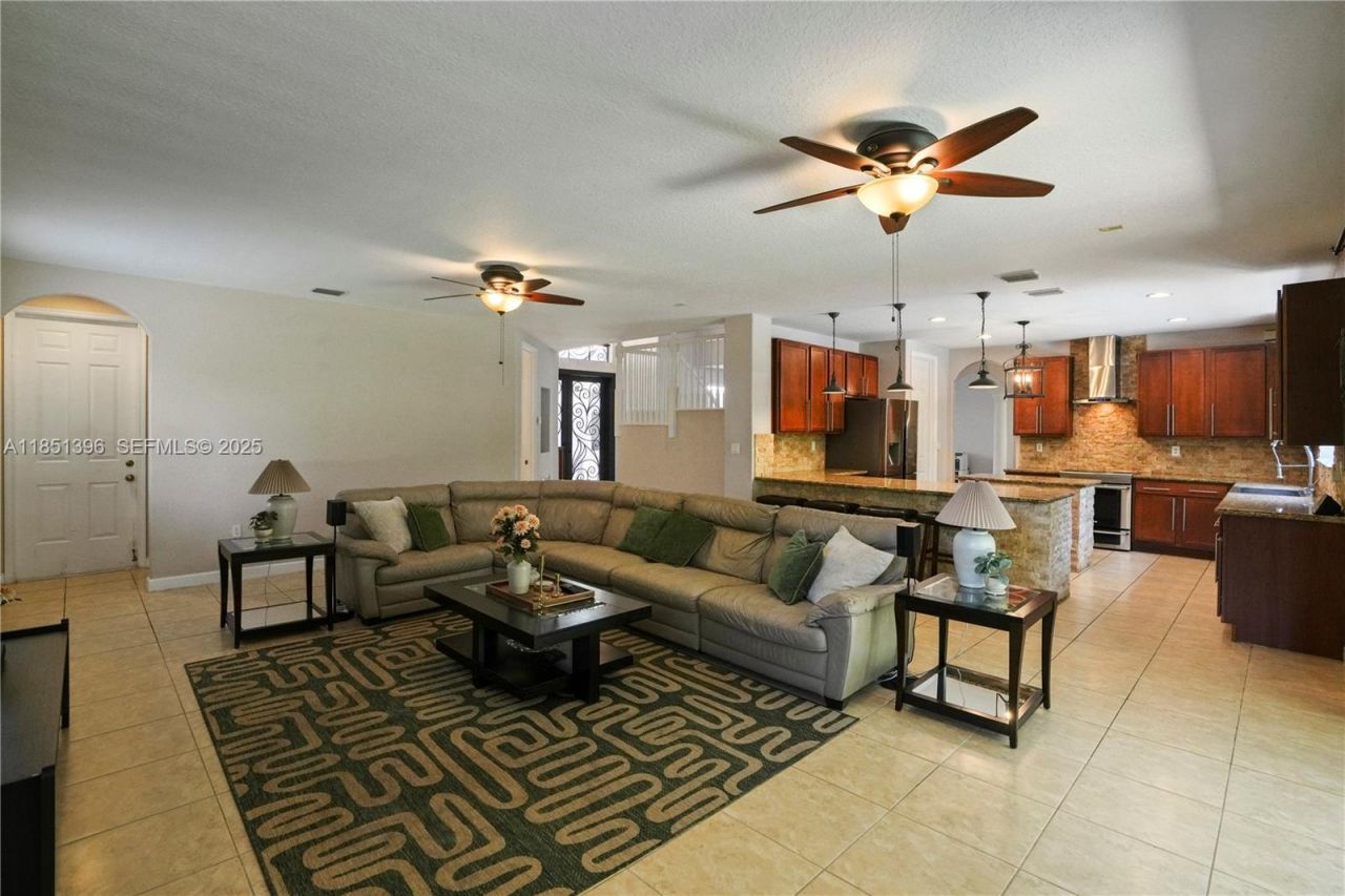 7714 SW 193rd St, Cutler Bay, FL 33157 Photo