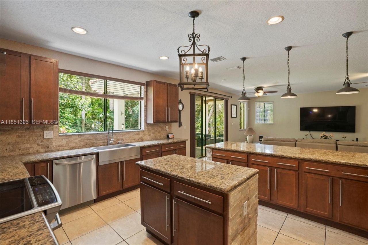 7714 SW 193rd St, Cutler Bay, FL 33157 Photo