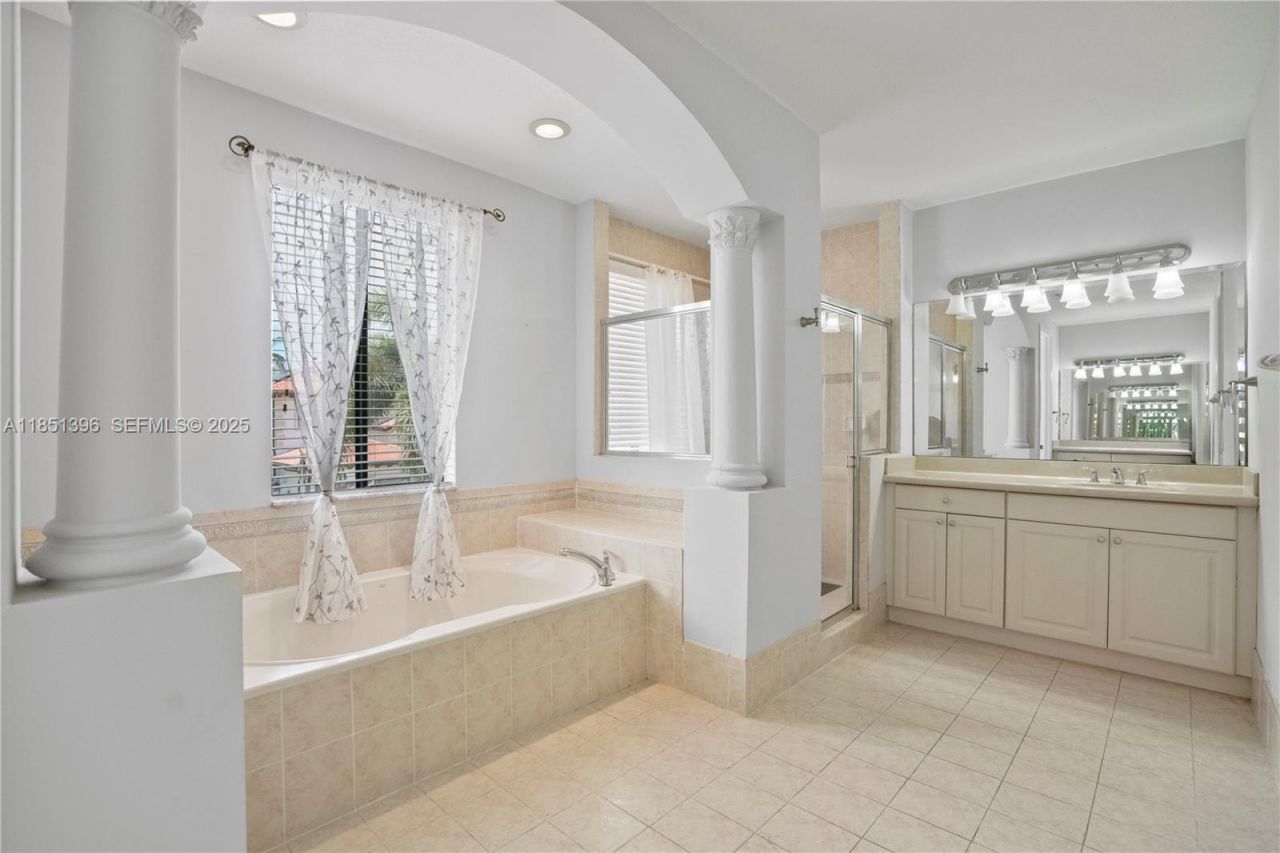 7714 SW 193rd St, Cutler Bay, FL 33157 Photo