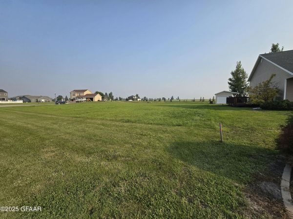 2433 PINEHURST Court NW, East Grand Forks, MN 56721