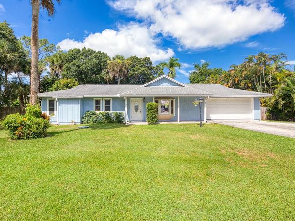 6856 SW Chase Court, Stuart, FL 34997