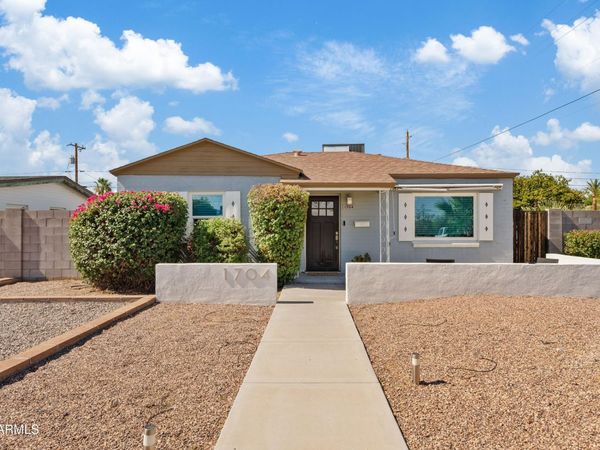 1704 W ROMA Avenue, Phoenix, AZ 85015