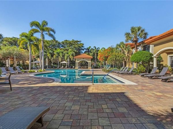 8920 Colonnades CT E, Unit 524, BONITA SPRINGS, FL 34135