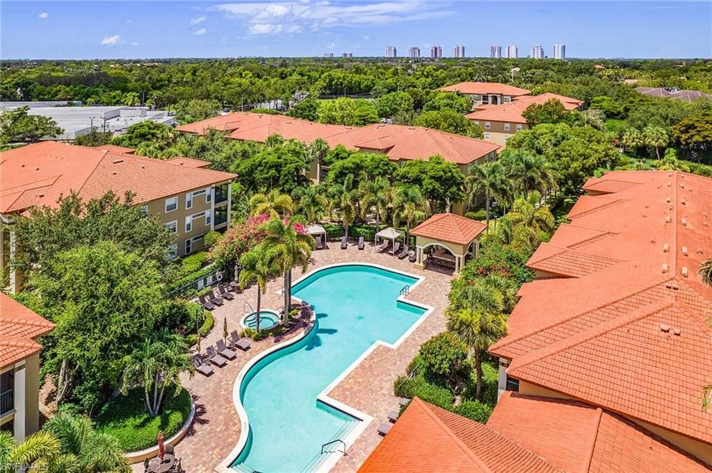 8920 Colonnades Ct E, Unit 524, Bonita Springs, FL 34135 Photo