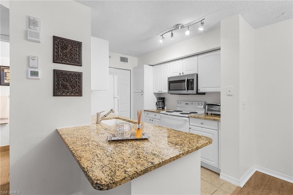 8920 Colonnades Ct E, Unit 524, Bonita Springs, FL 34135 Photo