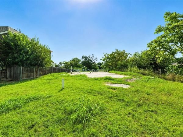 630 N Irving Heights Drive, Irving, TX 75061