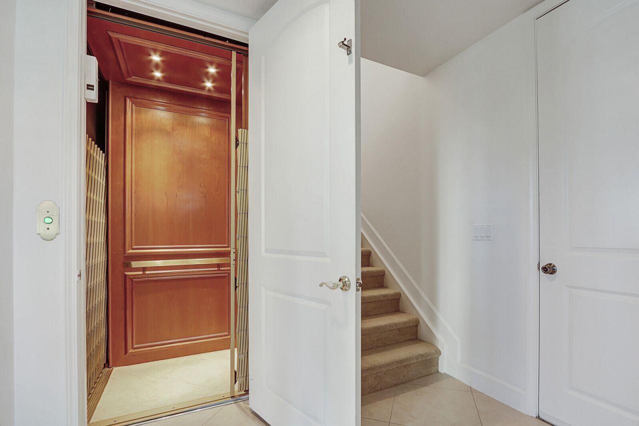 264 Ocean Bay Drive, Jensen Beach, FL 34957 Photo