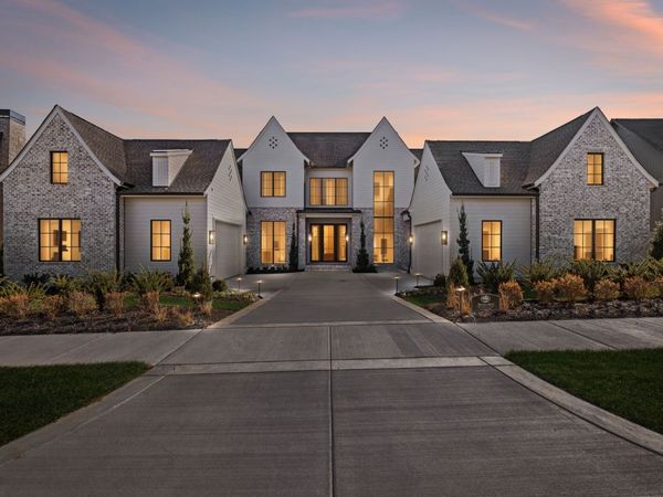 8392 Solstice Dr, College Grove, TN 37046