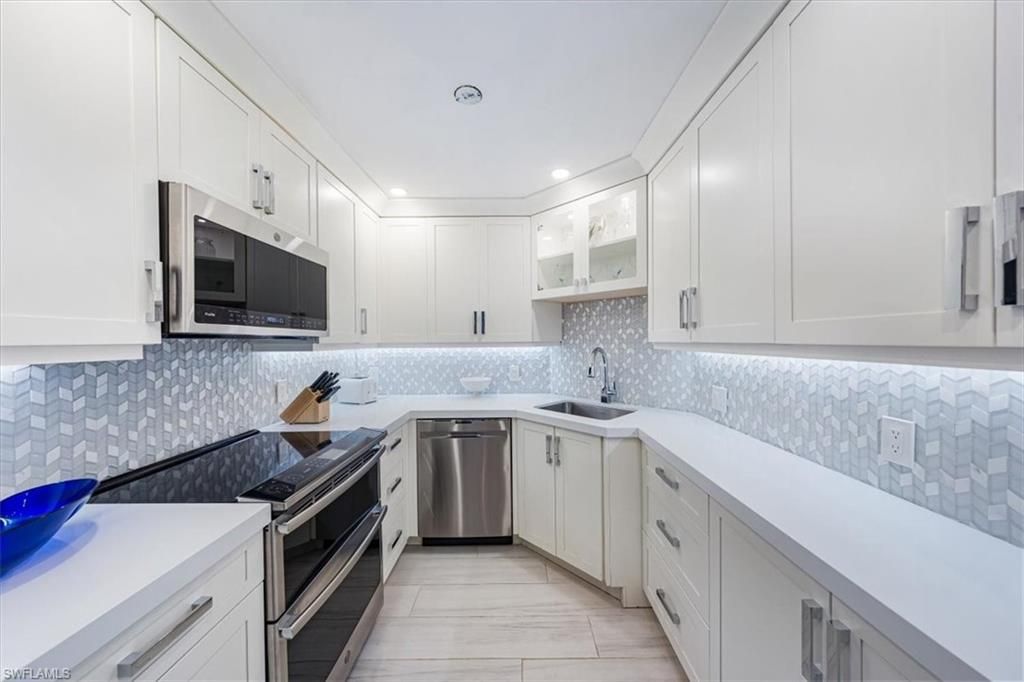 4005 Gulf Shore Blvd N, Unit 1104, Naples, FL 34103 Photo