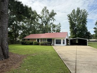 2654 Yorkville Rd E Columbus, MS 39702
