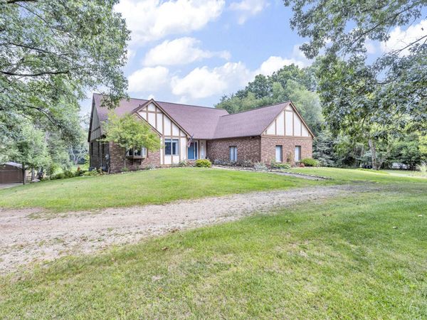 19272 Sandborn Road, Manchester, MI 48158