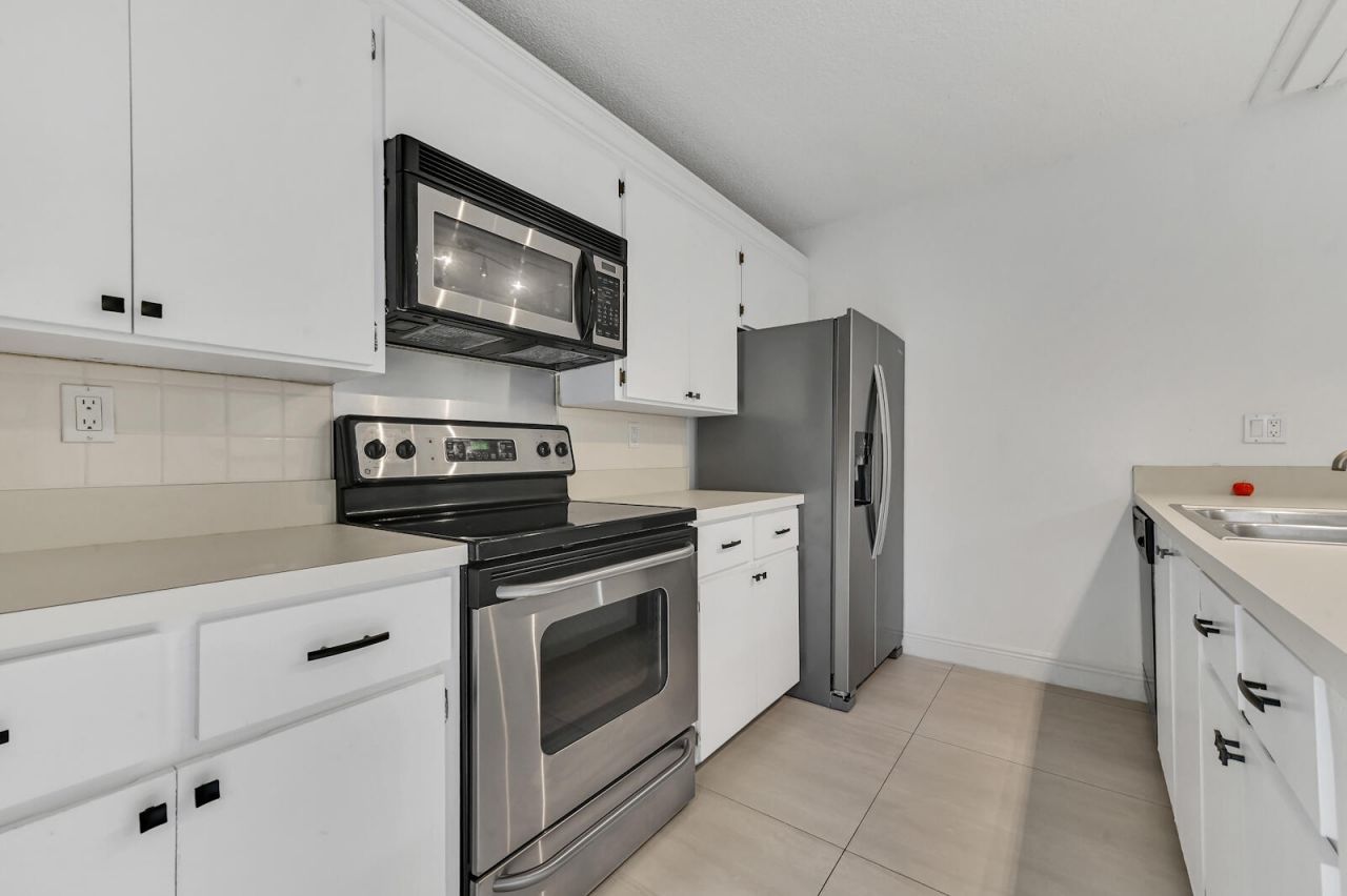 7315 73rd Way, West Palm Beach, FL 33407 Photo