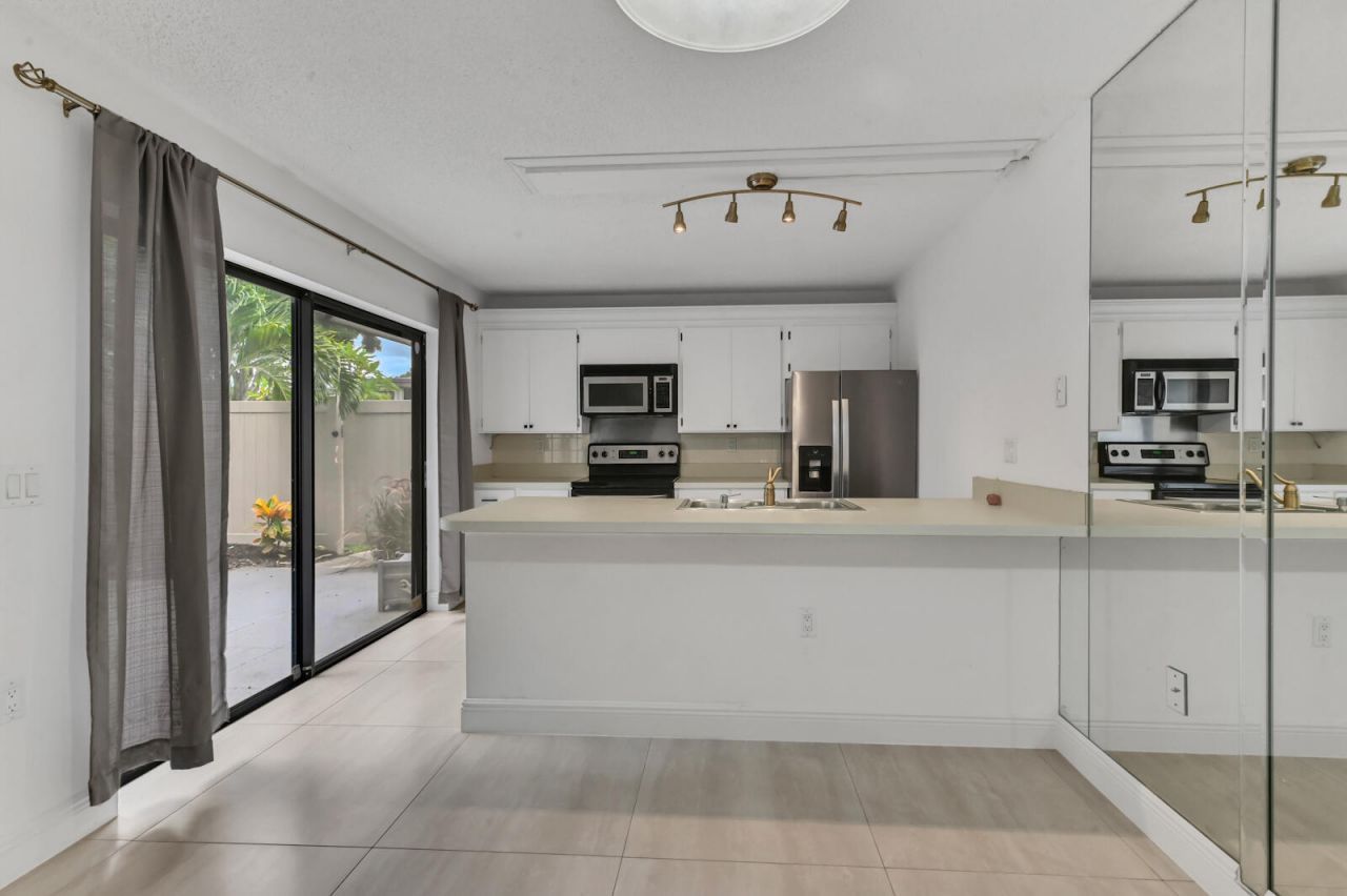 7315 73rd Way, West Palm Beach, FL 33407 Photo