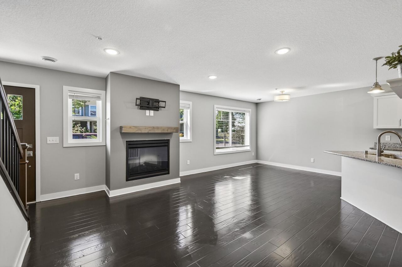 11184 69th Street Ne, Albertville, MN 55301 Main Photo