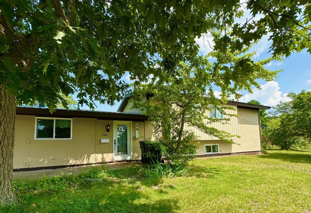 14 Monterey Dr, Kincheloe, MI 49788 Main Photo