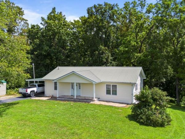 2473 Long Hollow Rd, LaFollette, TN 37766