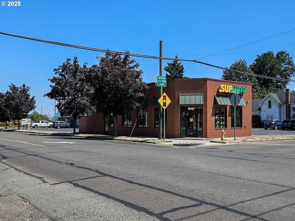 305 SMITH ST, Harrisburg, OR 97446