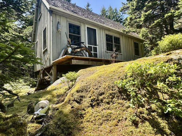 90 Greens Island, Vinalhaven, ME 04863