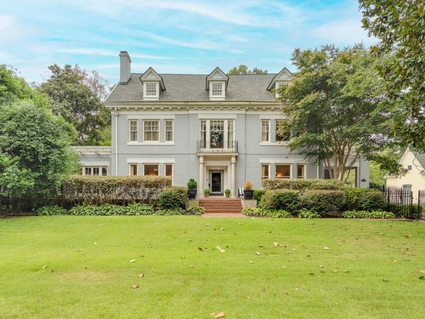 2221 POPLAR AVE, Memphis, TN 38104