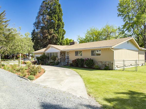 1195 E Park Street, Grants Pass, OR 97527