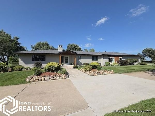 1167 N Avenue, Jefferson, IA 50129