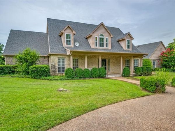 500 Navajo Court, Runaway Bay, TX 76426