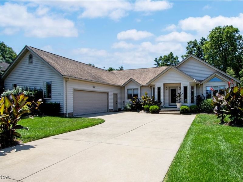 4366 Woodlake Trail, Wooster, OH 44691 Photo 2