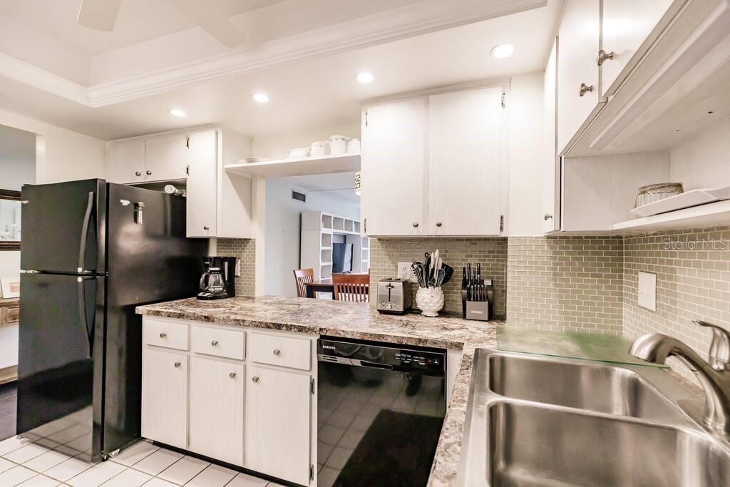 1250 N Portofino Drive, Unit 302, Sarasota, FL 34242 Photo