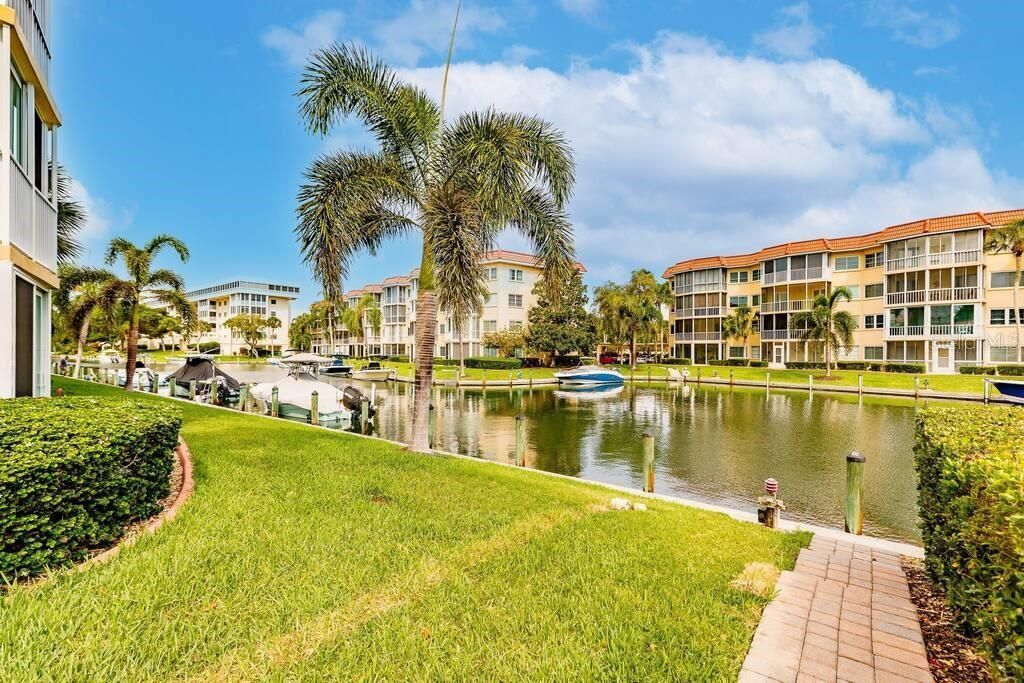 1250 N Portofino Drive, Unit 302, Sarasota, FL 34242 Photo