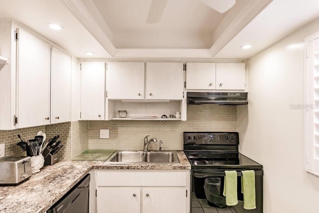 1250 N Portofino Drive, Unit 302, Sarasota, FL 34242 Photo