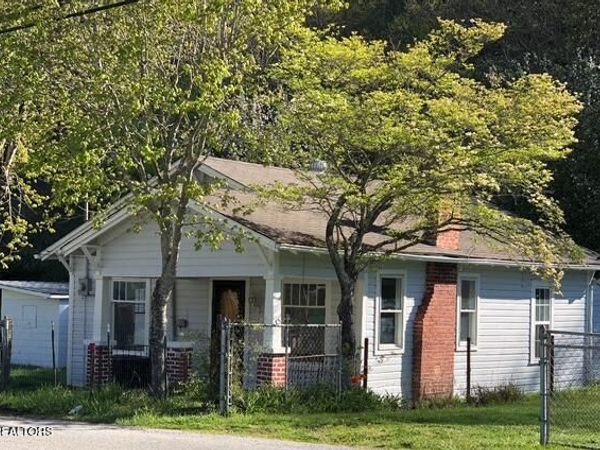 1881 Hwy 219, Wallins, KY 40873