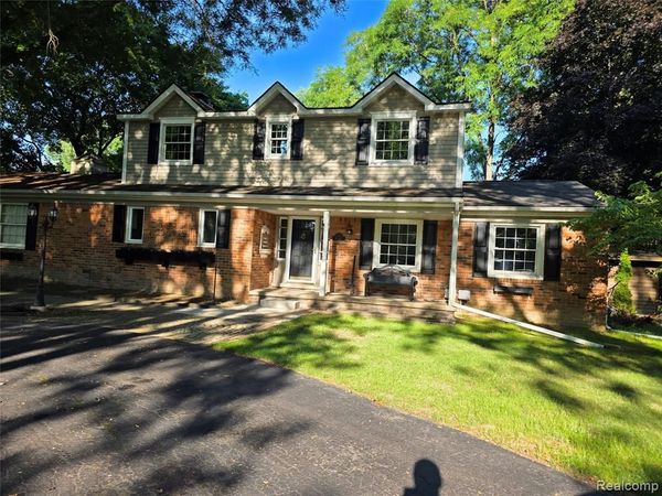 5352 W Doherty Drive, West Bloomfield Twp, MI 48323
