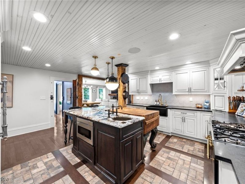 16970 Auburn Road, Chagrin Falls, OH 44023 Photo 12